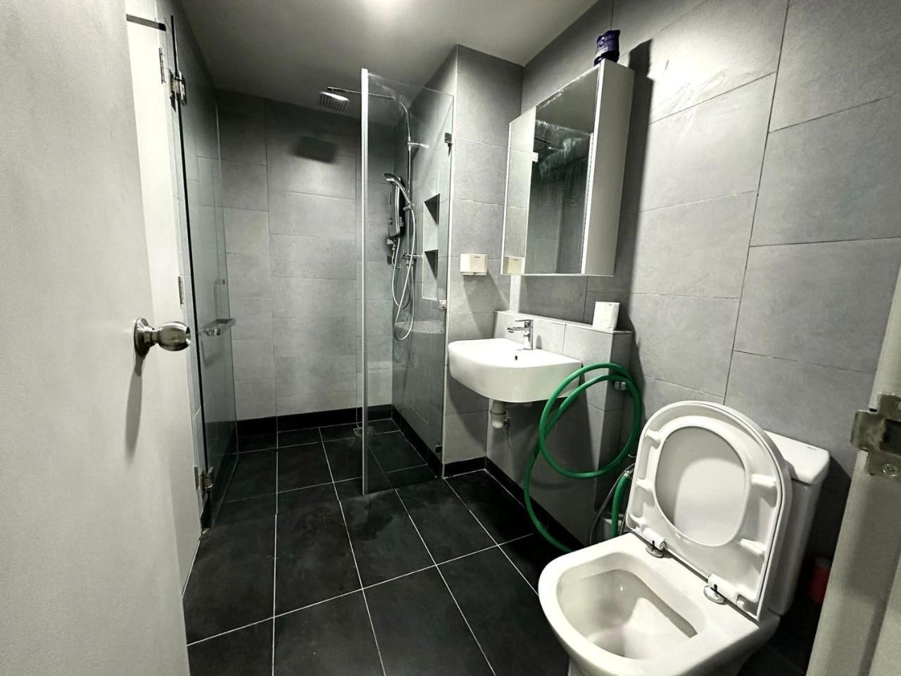 Apartamento Jesselton Quay Sea & Pool View For 6 Pax Kota Kinabalu Exterior foto